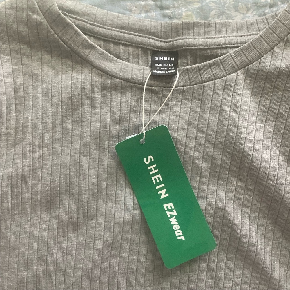 NWT Shein Gray Crew Neck Ribbed Stretch Size Large Crop Top - Picture 7 of 7